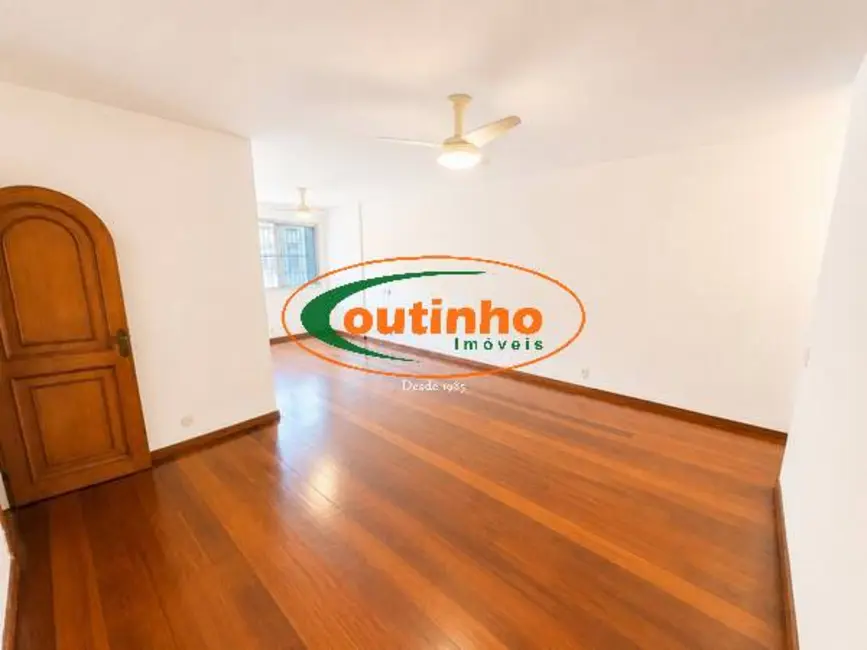 Apartamento com 3 quartos à venda, 112m2 em Tijuca, Rio De Janeiro - RJ - imagem 4 Foto 4 de Apartamento com 3 quartos à venda, 112m2 em Tijuca, Rio De Janeiro - RJ