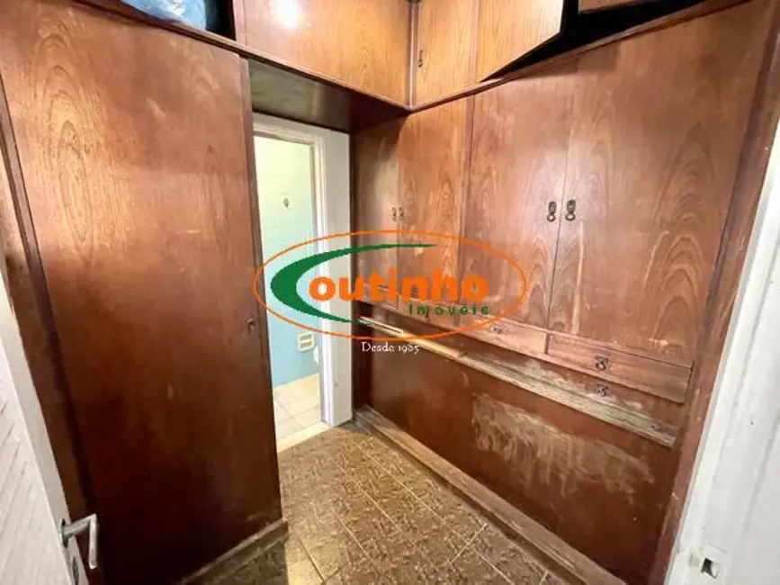 Apartamento com 3 quartos à venda, 112m2 em Tijuca, Rio De Janeiro - RJ - imagem 6 Foto 6 de Apartamento com 3 quartos à venda, 112m2 em Tijuca, Rio De Janeiro - RJ