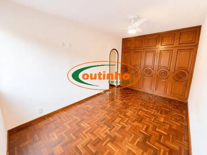 Apartamento com 3 quartos à venda, 112m2 em Tijuca, Rio De Janeiro - RJ - imagem 3 Foto 3 de Apartamento com 3 quartos à venda, 112m2 em Tijuca, Rio De Janeiro - RJ