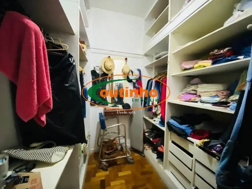 Apartamento com 3 quartos à venda, 114m2 em Tijuca, Rio De Janeiro - RJ - imagem 4 Foto 4 de Apartamento com 3 quartos à venda, 114m2 em Tijuca, Rio De Janeiro - RJ