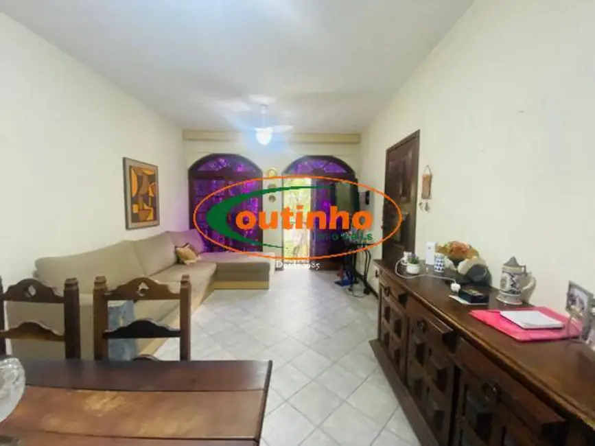 Apartamento com 2 quartos à venda, 113m2 em Grajaú, Rio De Janeiro - RJ - imagem 3 Foto 3 de Apartamento com 2 quartos à venda, 113m2 em Grajaú, Rio De Janeiro - RJ