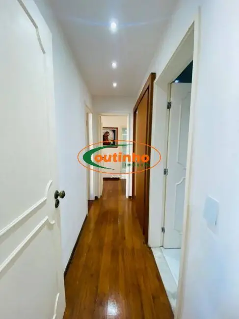 Apartamento com 3 quartos à venda, 130m2 em Tijuca, Rio De Janeiro - RJ - imagem 9 Foto 9 de Apartamento com 3 quartos à venda, 130m2 em Tijuca, Rio De Janeiro - RJ
