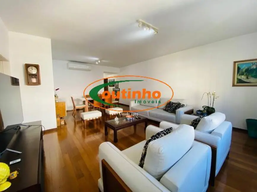 Apartamento com 3 quartos à venda, 130m2 em Tijuca, Rio De Janeiro - RJ - imagem 4 Foto 4 de Apartamento com 3 quartos à venda, 130m2 em Tijuca, Rio De Janeiro - RJ