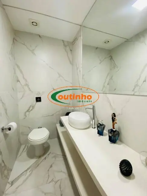 Apartamento com 3 quartos à venda, 130m2 em Tijuca, Rio De Janeiro - RJ - imagem 8 Foto 8 de Apartamento com 3 quartos à venda, 130m2 em Tijuca, Rio De Janeiro - RJ