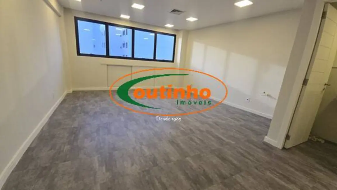 Foto 2 de Sala Comercial à venda, 30m2 em Tijuca, Rio De Janeiro - RJ