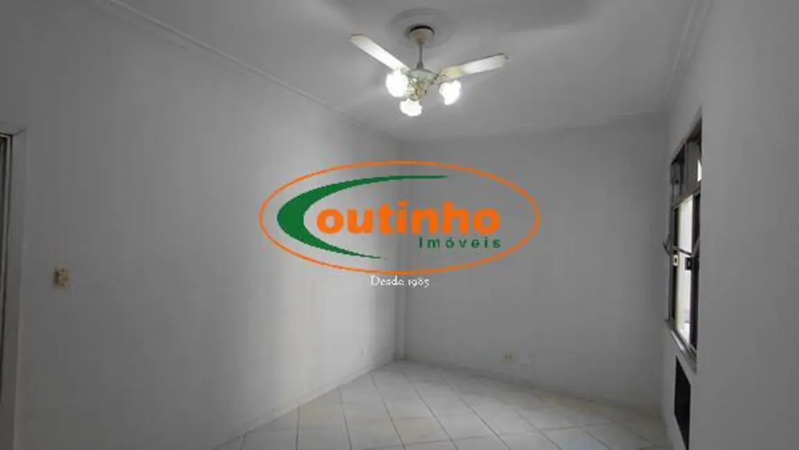 Foto 2 de Apartamento com 2 quartos à venda, 70m2 em Tijuca, Rio De Janeiro - RJ