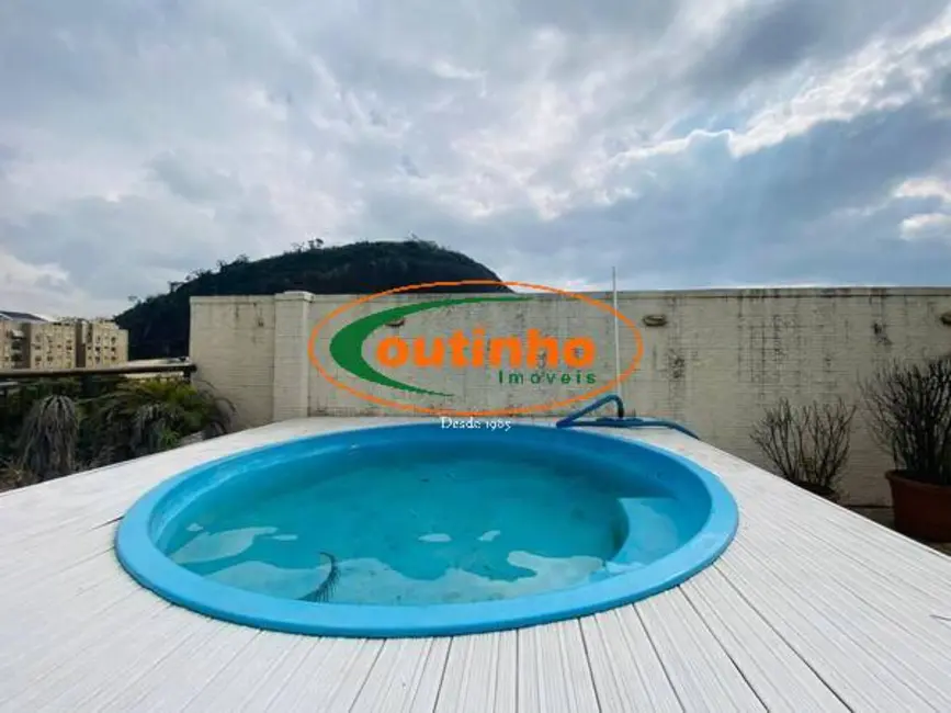 Cobertura com 3 quartos à venda, 222m2 em Tijuca, Rio De Janeiro - RJ - imagem 2 Foto 2 de Cobertura com 3 quartos à venda, 222m2 em Tijuca, Rio De Janeiro - RJ