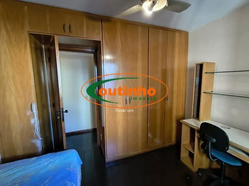 Apartamento com 3 quartos à venda, 110m2 em Tijuca, Rio De Janeiro - RJ - imagem 9 Foto 9 de Apartamento com 3 quartos à venda, 110m2 em Tijuca, Rio De Janeiro - RJ