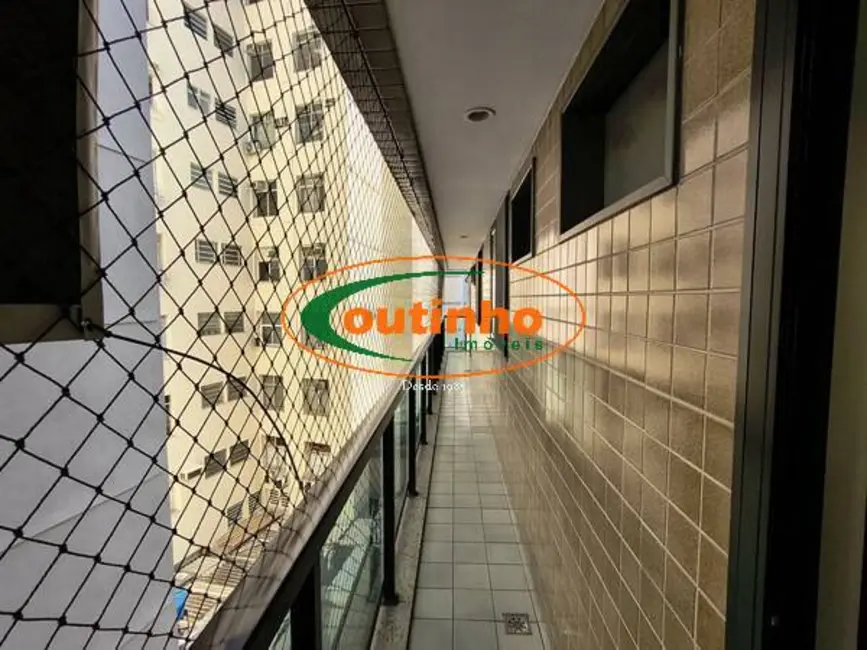 Apartamento com 3 quartos à venda, 110m2 em Tijuca, Rio De Janeiro - RJ - imagem 3 Foto 3 de Apartamento com 3 quartos à venda, 110m2 em Tijuca, Rio De Janeiro - RJ