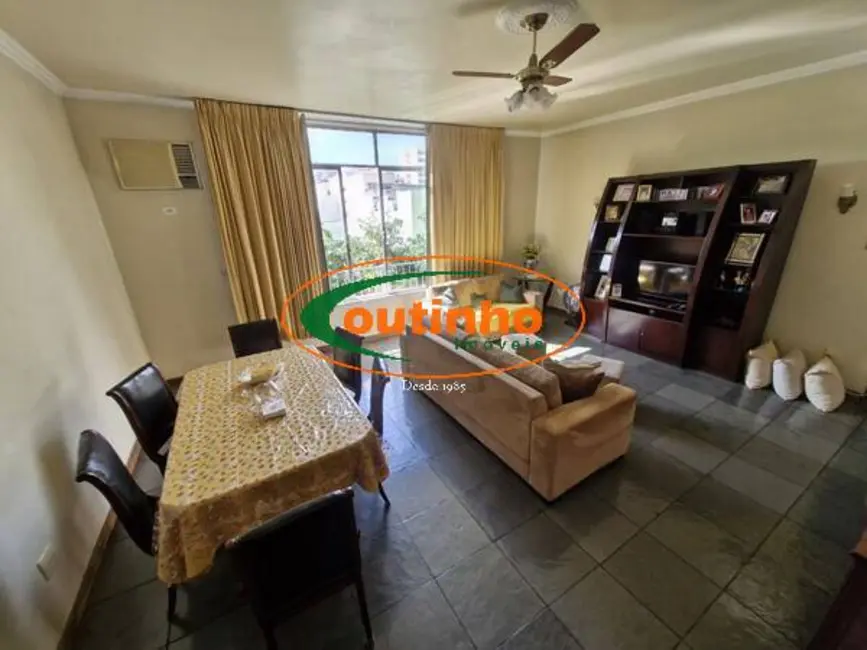 Apartamento com 3 quartos à venda, 138m2 em Tijuca, Rio De Janeiro - RJ - imagem 9 Foto 9 de Apartamento com 3 quartos à venda, 138m2 em Tijuca, Rio De Janeiro - RJ