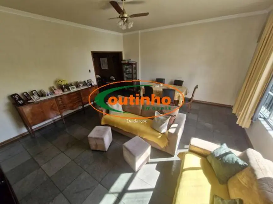Apartamento com 3 quartos à venda, 138m2 em Tijuca, Rio De Janeiro - RJ - imagem 5 Foto 5 de Apartamento com 3 quartos à venda, 138m2 em Tijuca, Rio De Janeiro - RJ
