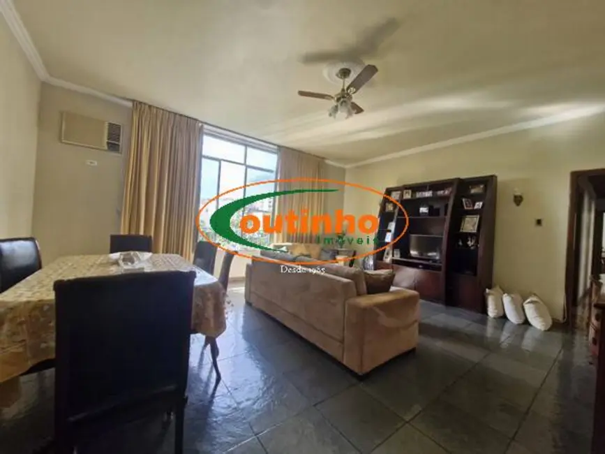 Apartamento com 3 quartos à venda, 138m2 em Tijuca, Rio De Janeiro - RJ - imagem 3 Foto 3 de Apartamento com 3 quartos à venda, 138m2 em Tijuca, Rio De Janeiro - RJ