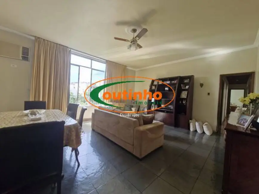Apartamento com 3 quartos à venda, 138m2 em Tijuca, Rio De Janeiro - RJ - imagem 2 Foto 2 de Apartamento com 3 quartos à venda, 138m2 em Tijuca, Rio De Janeiro - RJ
