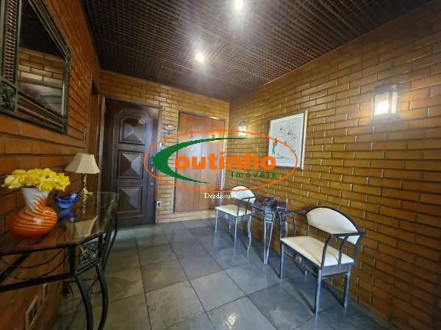 Apartamento com 3 quartos à venda, 138m2 em Tijuca, Rio De Janeiro - RJ - imagem 6 Foto 6 de Apartamento com 3 quartos à venda, 138m2 em Tijuca, Rio De Janeiro - RJ