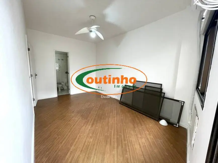 Apartamento com 3 quartos à venda, 110m2 em Tijuca, Rio De Janeiro - RJ - imagem 9 Foto 9 de Apartamento com 3 quartos à venda, 110m2 em Tijuca, Rio De Janeiro - RJ