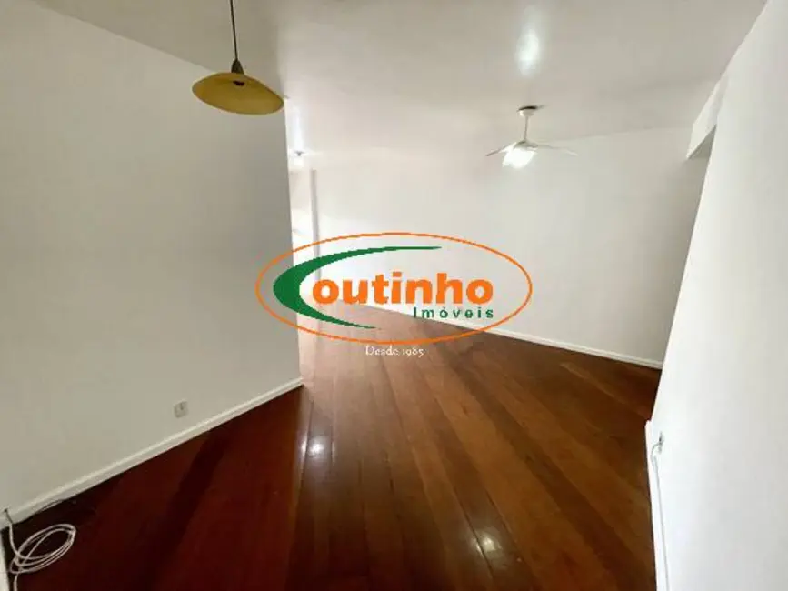 Apartamento com 3 quartos à venda, 110m2 em Tijuca, Rio De Janeiro - RJ - imagem 4 Foto 4 de Apartamento com 3 quartos à venda, 110m2 em Tijuca, Rio De Janeiro - RJ