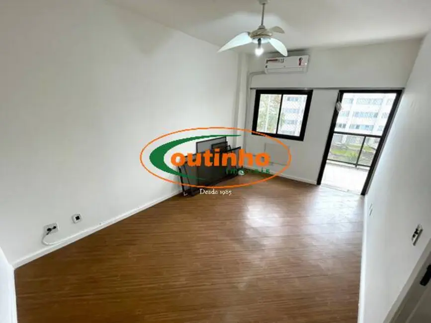 Apartamento com 3 quartos à venda, 110m2 em Tijuca, Rio De Janeiro - RJ - imagem 8 Foto 8 de Apartamento com 3 quartos à venda, 110m2 em Tijuca, Rio De Janeiro - RJ