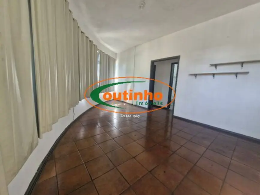Foto 2 de Apartamento com 2 quartos à venda, 67m2 em Tijuca, Rio De Janeiro - RJ