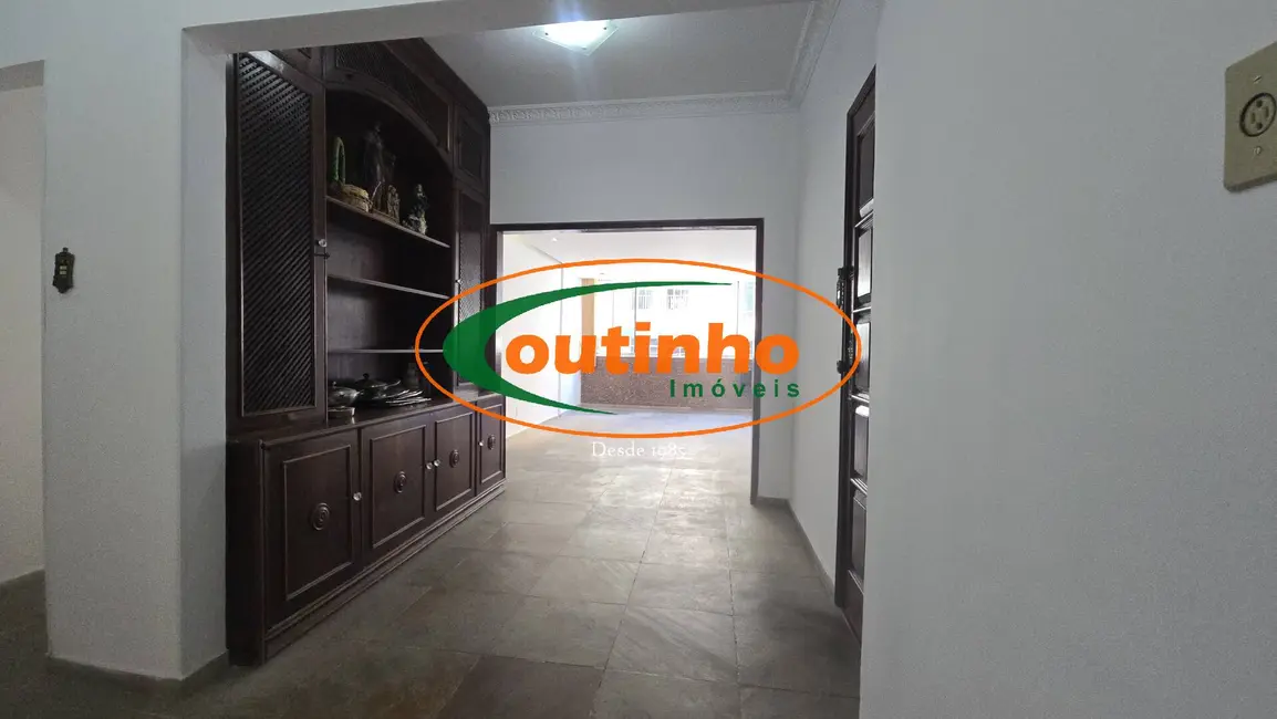 Apartamento com 3 quartos à venda, 124m2 em Tijuca, Rio De Janeiro - RJ - imagem 2 Foto 2 de Apartamento com 3 quartos à venda, 124m2 em Tijuca, Rio De Janeiro - RJ