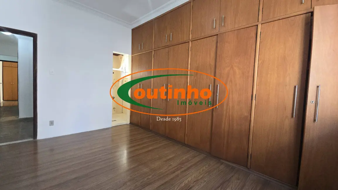 Apartamento com 3 quartos à venda, 124m2 em Tijuca, Rio De Janeiro - RJ - imagem 6 Foto 6 de Apartamento com 3 quartos à venda, 124m2 em Tijuca, Rio De Janeiro - RJ