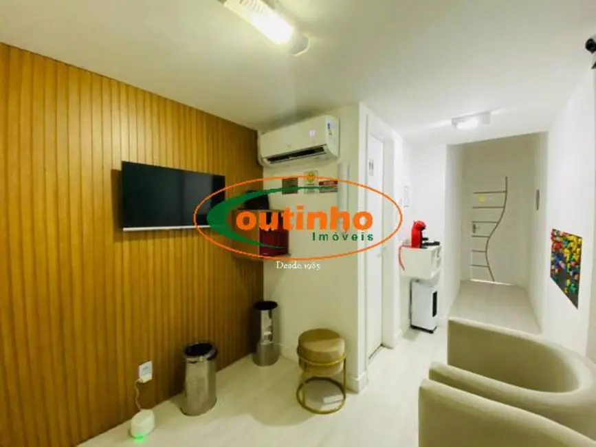 Sala Comercial à venda, 29m2 em Tijuca, Rio De Janeiro - RJ - imagem 2 Foto 2 de Sala Comercial à venda, 29m2 em Tijuca, Rio De Janeiro - RJ