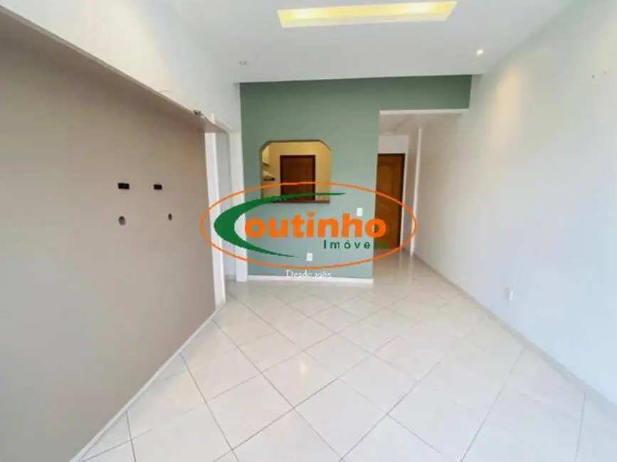 Apartamento com 2 quartos à venda, 55m2 em Tijuca, Rio De Janeiro - RJ - imagem 2 Foto 2 de Apartamento com 2 quartos à venda, 55m2 em Tijuca, Rio De Janeiro - RJ