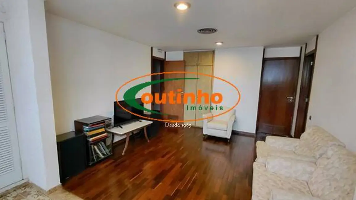 Apartamento com 4 quartos à venda, 200m2 em Tijuca, Rio De Janeiro - RJ - imagem 9 Foto 9 de Apartamento com 4 quartos à venda, 200m2 em Tijuca, Rio De Janeiro - RJ