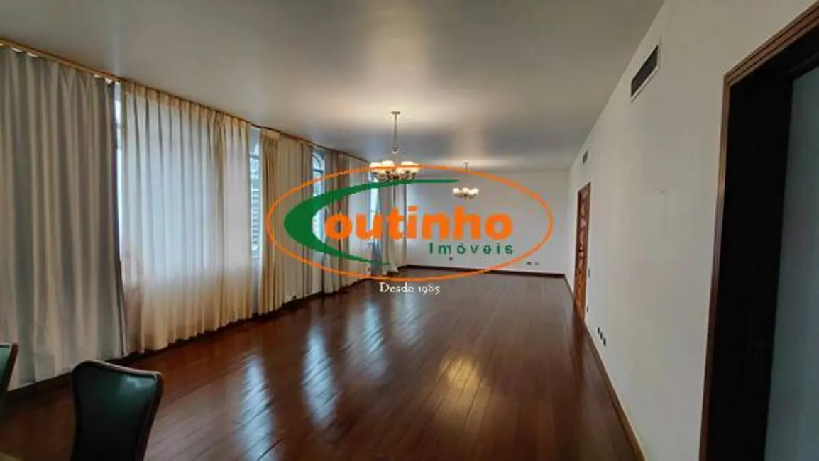Apartamento com 4 quartos à venda, 200m2 em Tijuca, Rio De Janeiro - RJ - imagem 2 Foto 2 de Apartamento com 4 quartos à venda, 200m2 em Tijuca, Rio De Janeiro - RJ