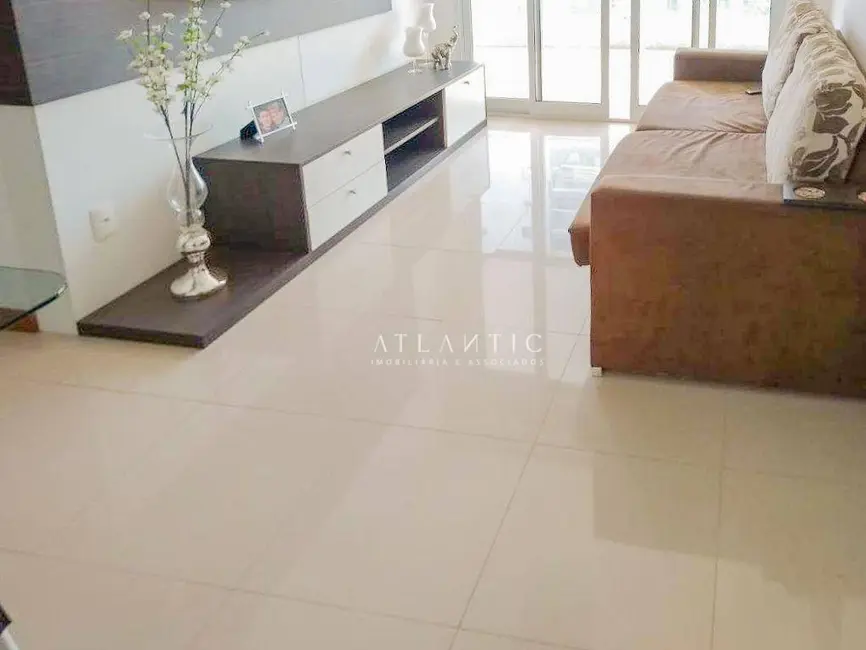 Foto 2 de Apartamento com 2 quartos à venda, 80m2 em Praia da Costa, Vila Velha - ES