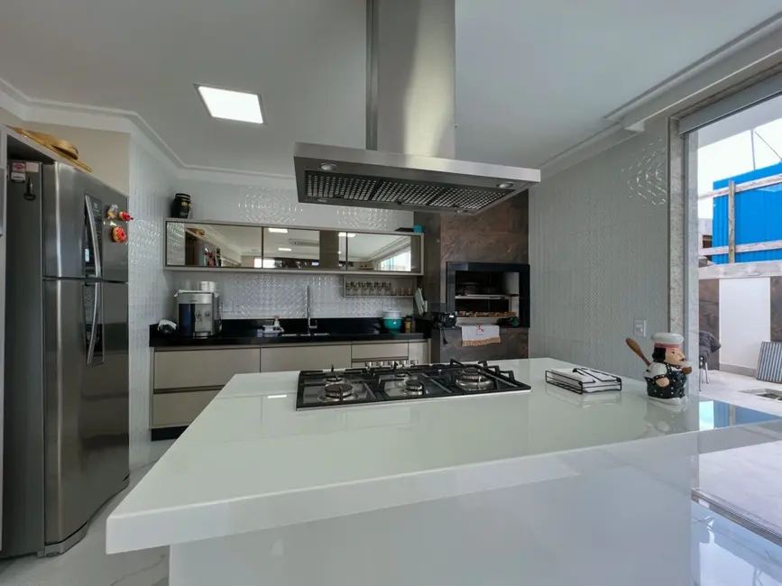 Casa de Condomínio com 4 quartos à venda, 300m2 em Guarapari - ES - imagem 8 Foto 8 de Casa de Condomínio com 4 quartos à venda, 300m2 em Guarapari - ES