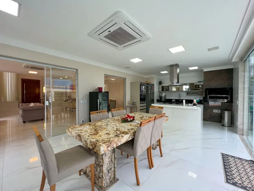 Casa de Condomínio com 4 quartos à venda, 300m2 em Guarapari - ES - imagem 6 Foto 6 de Casa de Condomínio com 4 quartos à venda, 300m2 em Guarapari - ES