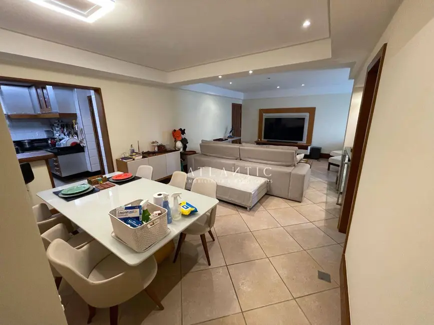 Apartamento com 3 quartos à venda, 165m2 em Vila Velha - ES - imagem 4 Foto 4 de Apartamento com 3 quartos à venda, 165m2 em Vila Velha - ES