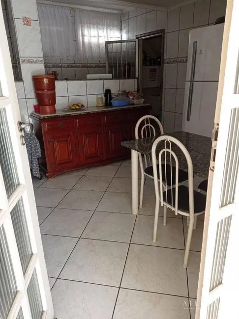 Casa com 5 quartos à venda, 240m2 em Vila Velha - ES - imagem 8 Foto 8 de Casa com 5 quartos à venda, 240m2 em Vila Velha - ES