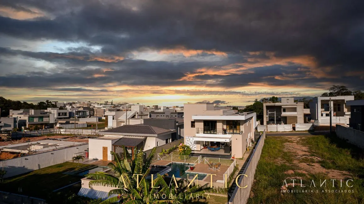 Casa de Condomínio com 4 quartos à venda, 750m2 em Interlagos, Vila Velha - ES - imagem 3 Foto 3 de Casa de Condomínio com 4 quartos à venda, 750m2 em Interlagos, Vila Velha - ES
