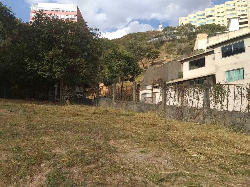 Foto 1 de Terreno / Lote à venda, 1298m2 em Estoril, Belo Horizonte - MG