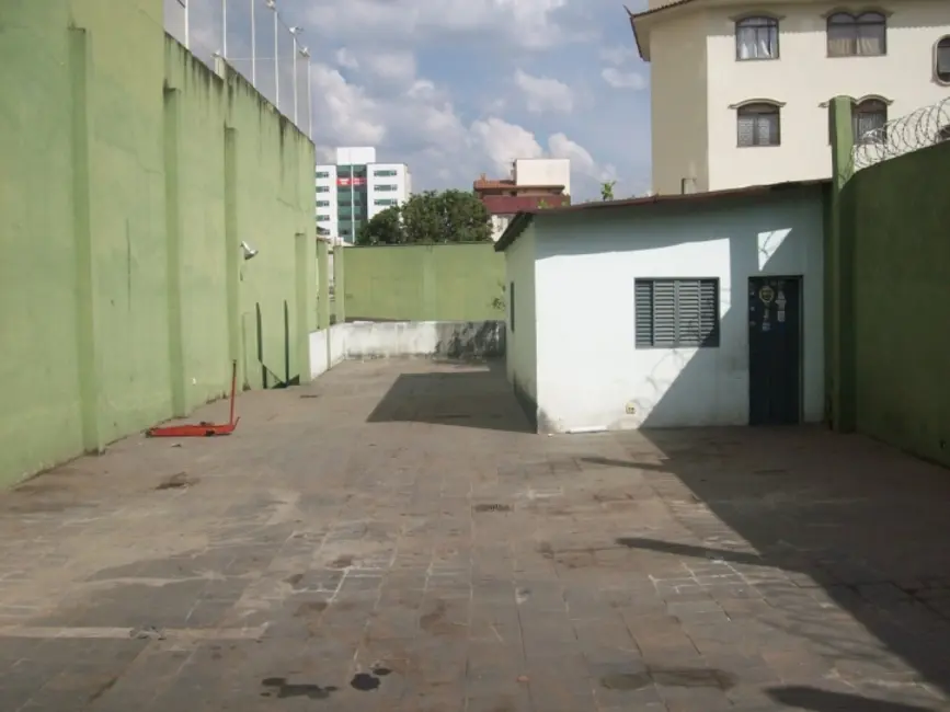 Foto 2 de Terreno / Lote para alugar, 360m2 em Sagrada Família, Belo Horizonte - MG