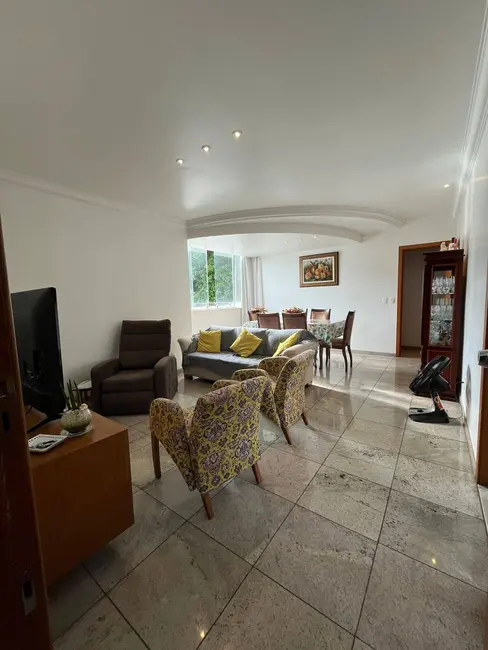 Foto 1 de Apartamento com 3 quartos para alugar, 120m2 em Santa Tereza, Belo Horizonte - MG