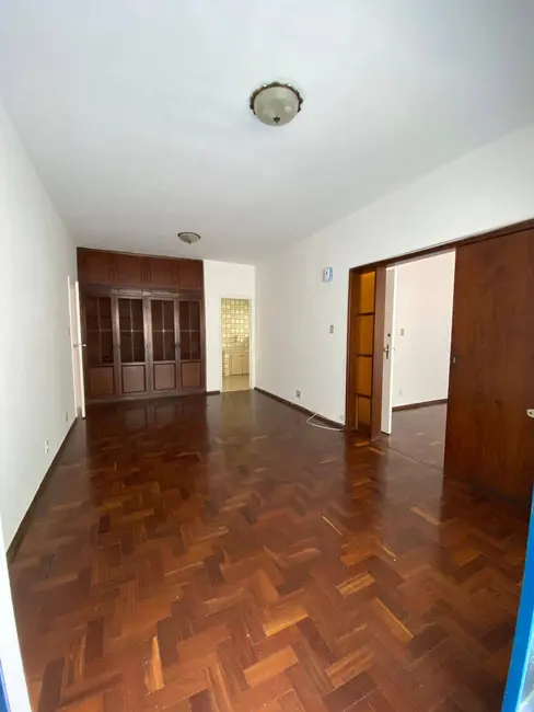 Apartamento com 3 quartos para alugar, 140m2 em Santa Tereza, Belo Horizonte - MG - imagem 9 Foto 9 de Apartamento com 3 quartos para alugar, 140m2 em Santa Tereza, Belo Horizonte - MG