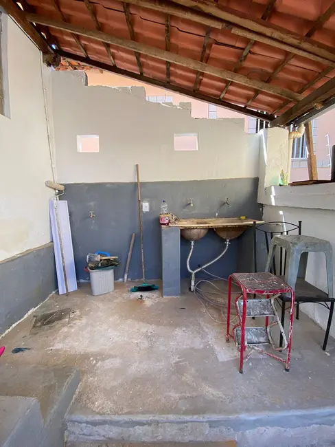 Casa com 3 quartos para alugar, 65m2 em Santa Tereza, Belo Horizonte - MG - imagem 2 Foto 2 de Casa com 3 quartos para alugar, 65m2 em Santa Tereza, Belo Horizonte - MG