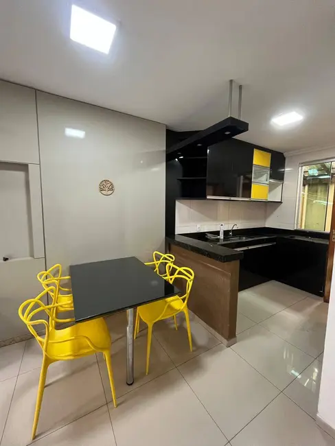 Foto 5 de Casa com 2 quartos para alugar, 130m2 em Contagem - MG