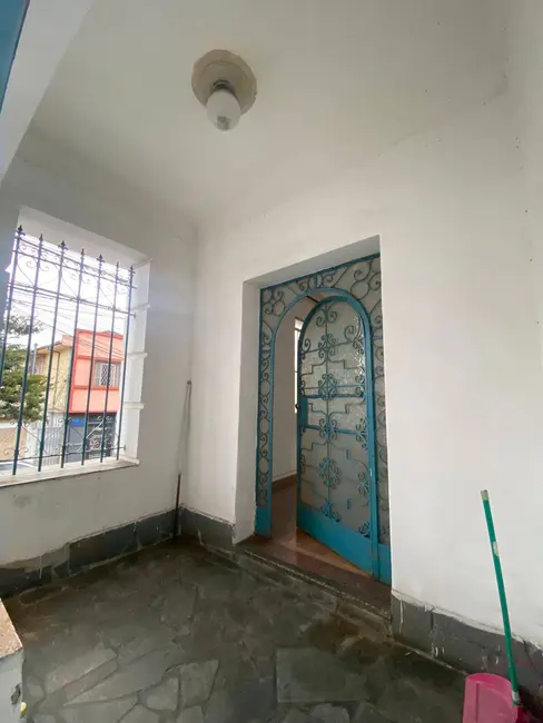 Foto 2 de Casa com 4 quartos para alugar, 120m2 em Santa Tereza, Belo Horizonte - MG