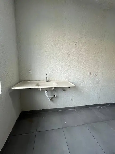 Foto 3 de Kitnet com 1 quarto para alugar, 30m2 em Lagoinha, Belo Horizonte - MG