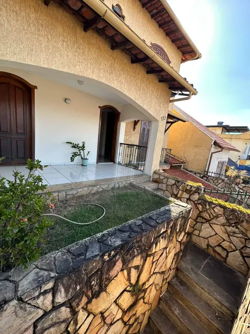 Foto 2 de Casa com 6 quartos à venda, 360m2 em Santa Tereza, Belo Horizonte - MG