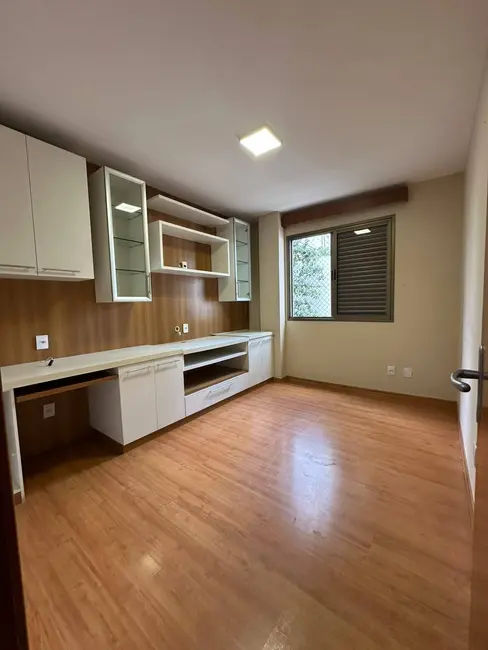 Foto 4 de Apartamento com 4 quartos para alugar, 180m2 em Savassi, Belo Horizonte - MG