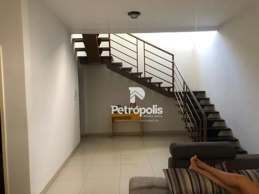 Foto 2 de Sobrado com 3 quartos à venda, 260m2 em Plano Diretor Norte, Palmas - TO