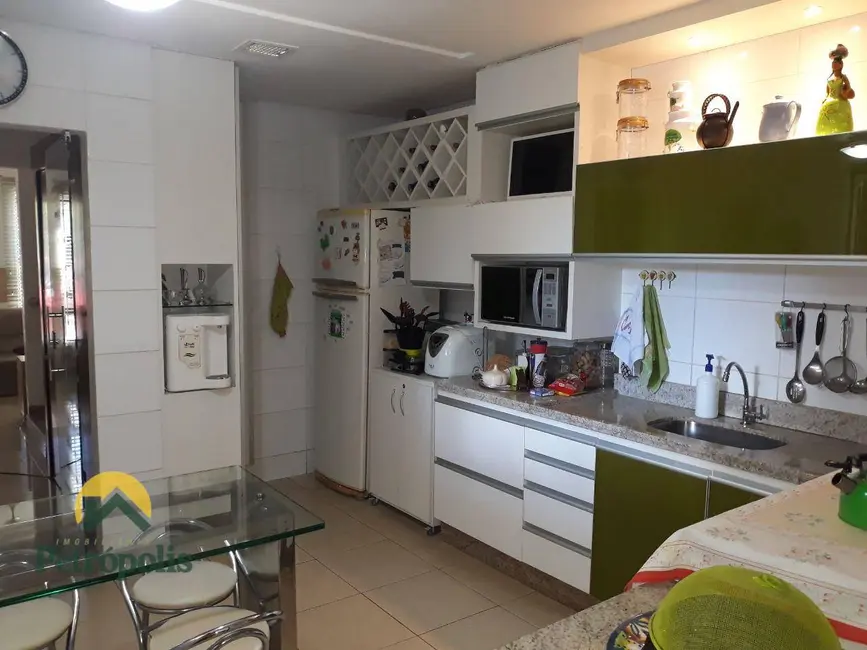 Sobrado com 3 quartos à venda, 160m2 em Plano Diretor Sul, Palmas - TO - imagem 3 Foto 3 de Sobrado com 3 quartos à venda, 160m2 em Plano Diretor Sul, Palmas - TO