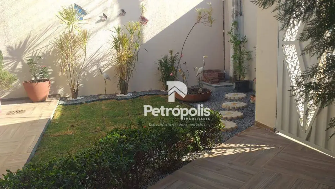 Casa com 3 quartos à venda, 300m2 em Plano Diretor Sul, Palmas - TO - imagem 9 Foto 9 de Casa com 3 quartos à venda, 300m2 em Plano Diretor Sul, Palmas - TO