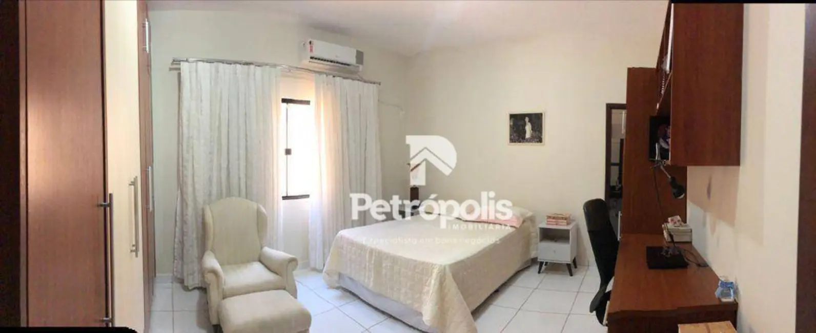 Casa com 3 quartos à venda, 300m2 em Plano Diretor Sul, Palmas - TO - imagem 8 Foto 8 de Casa com 3 quartos à venda, 300m2 em Plano Diretor Sul, Palmas - TO