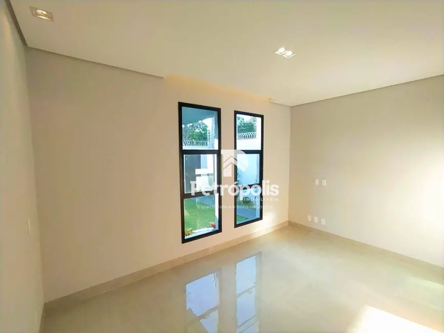 Foto 3 de Casa com 3 quartos à venda, 360m2 em Plano Diretor Sul, Palmas - TO