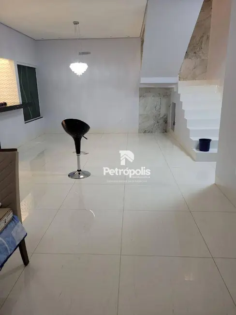 Foto 3 de Sobrado com 3 quartos à venda, 250m2 em Plano Diretor Sul, Palmas - TO